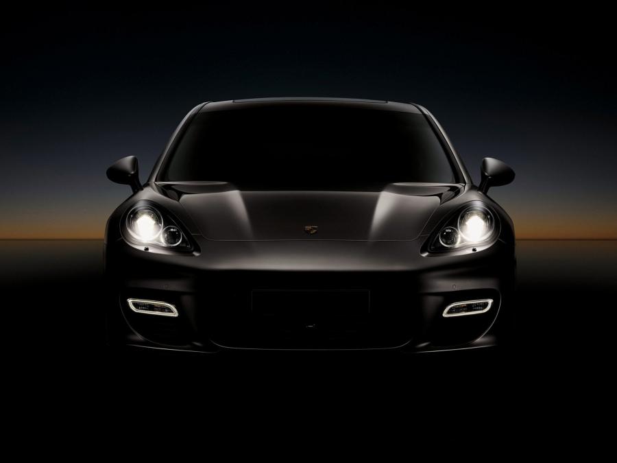  Porsche Panamera Turbo 2009 года  (фото 9 из 14)